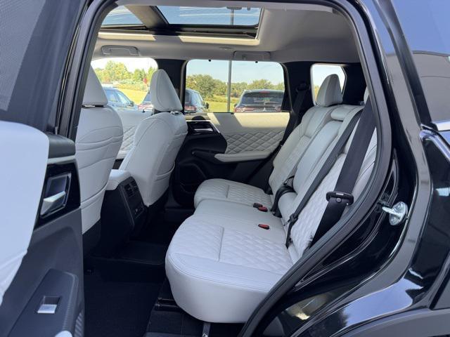 new 2025 Mitsubishi Outlander PHEV car