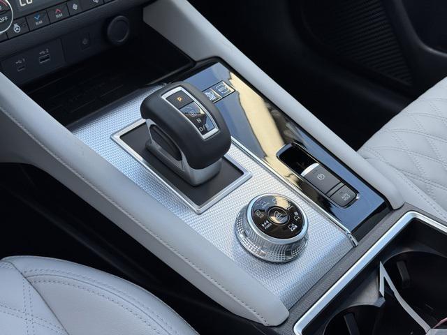 new 2025 Mitsubishi Outlander PHEV car