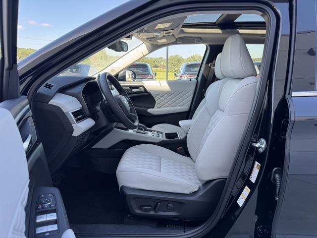 new 2025 Mitsubishi Outlander PHEV car