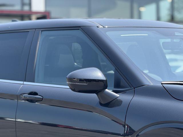 new 2025 Mitsubishi Outlander car, priced at $39,880