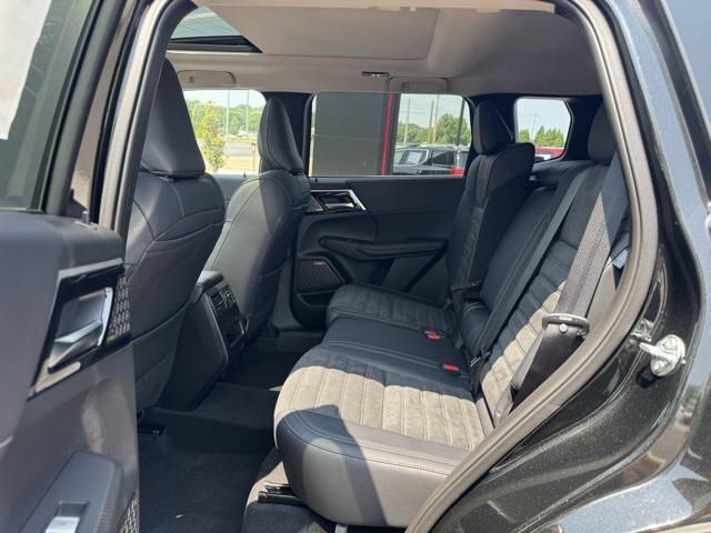 new 2025 Mitsubishi Outlander car, priced at $39,880