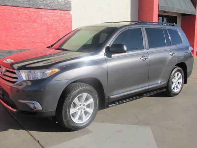 used 2012 Toyota Highlander car, priced at $9,995