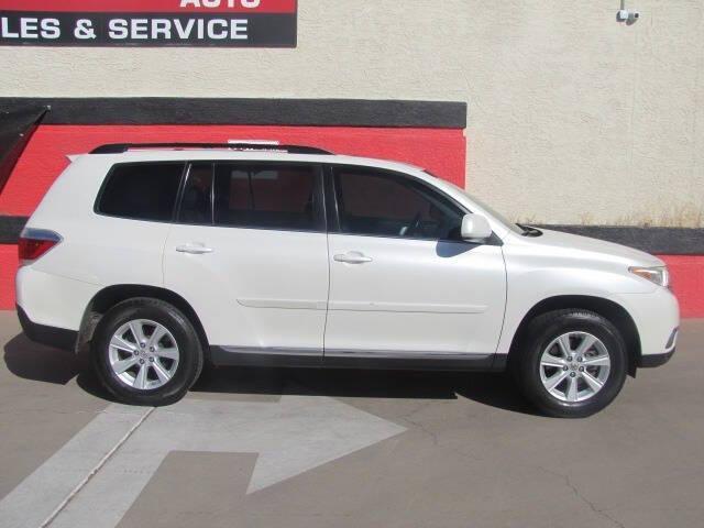 used 2013 Toyota Highlander car, priced at $13,995