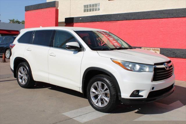 used 2015 Toyota Highlander car, priced at $12,895