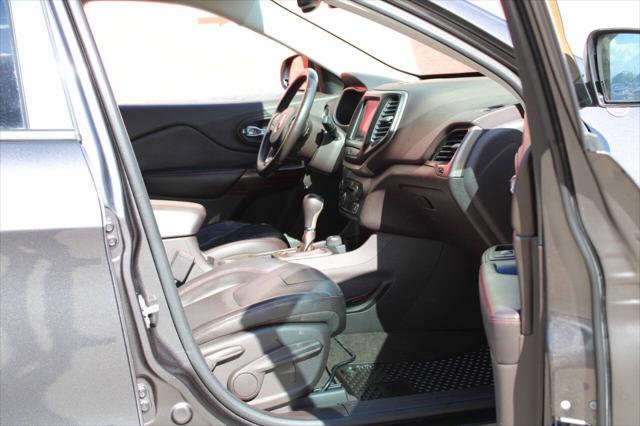 used 2015 Jeep Cherokee car, priced at $9,995