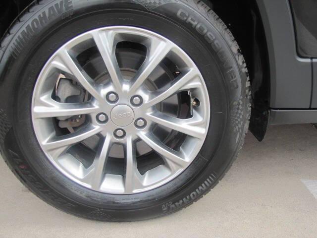 used 2019 Jeep Cherokee car, priced at $10,995