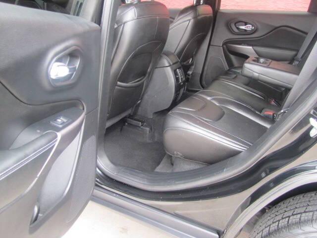 used 2019 Jeep Cherokee car, priced at $10,995