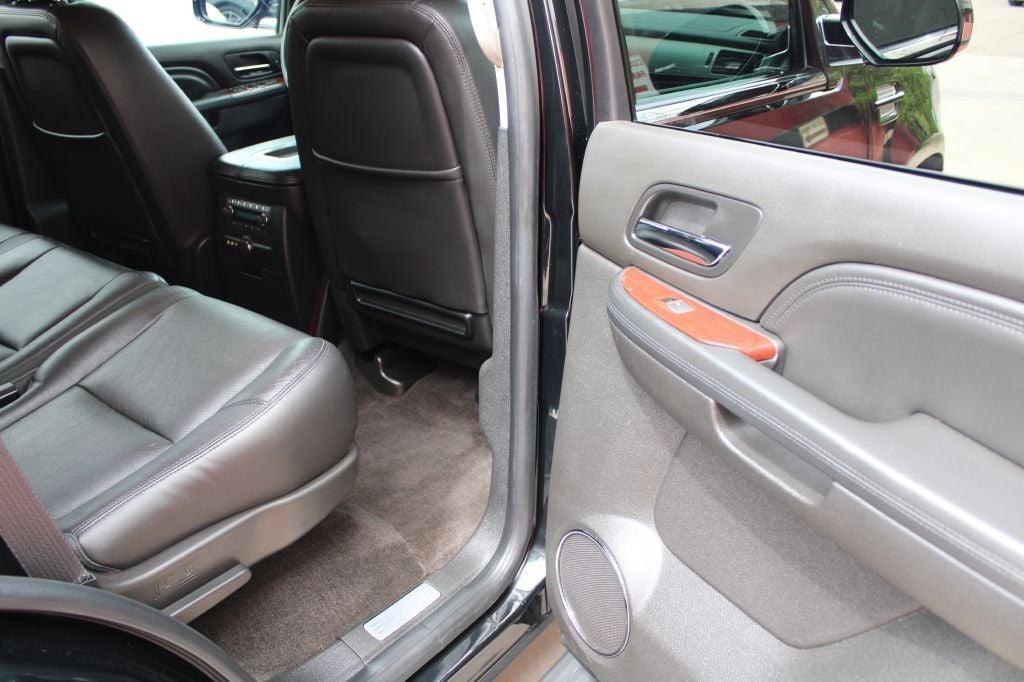 used 2014 Cadillac Escalade car, priced at $29,995