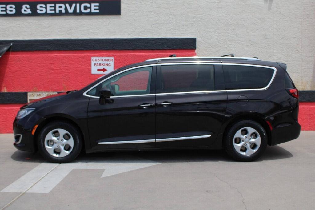 used 2017 Chrysler Pacifica car, priced at $13,995