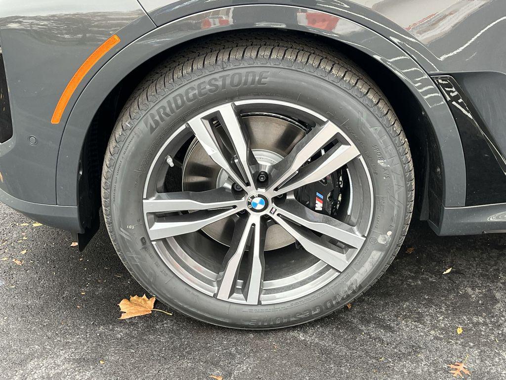 new 2026 BMW X7 car, priced at $100,530