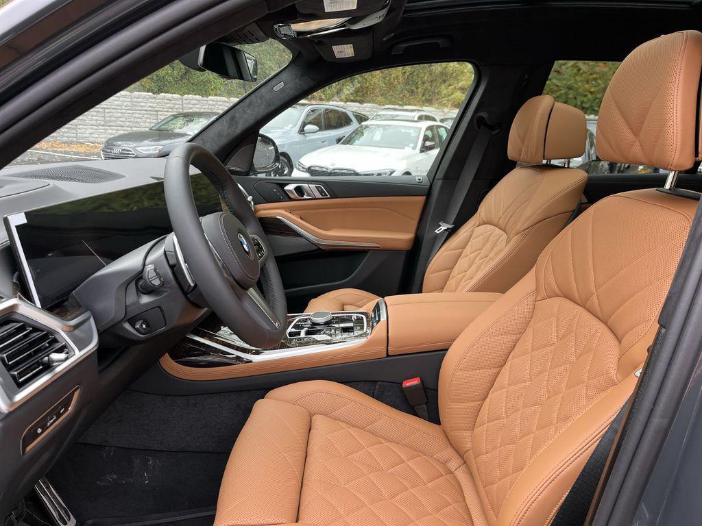 new 2026 BMW X7 car, priced at $100,530