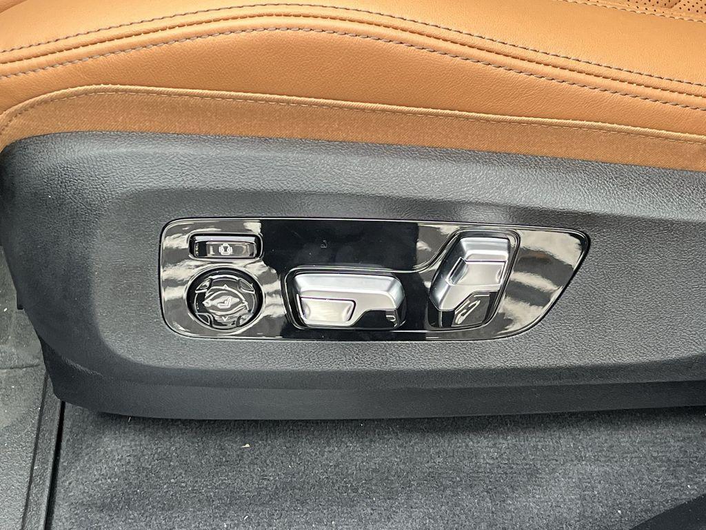 new 2026 BMW X7 car, priced at $100,530