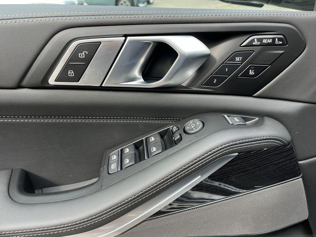 new 2026 BMW X7 car, priced at $99,465