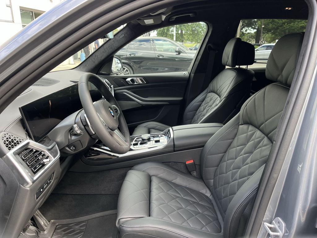 new 2026 BMW X7 car, priced at $99,465