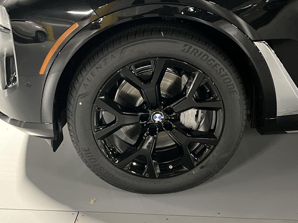 new 2026 BMW X7 car, priced at $95,180