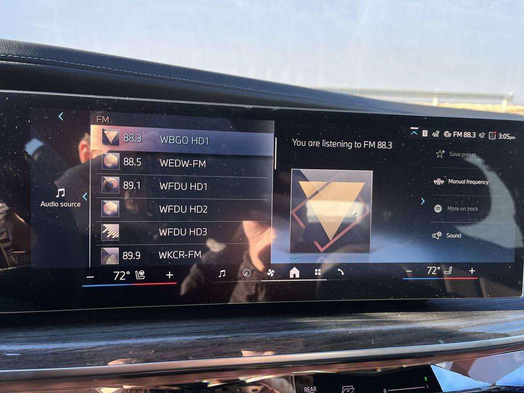 new 2025 BMW 760 car, priced at $132,245