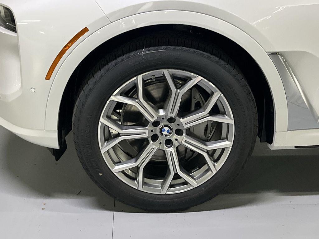 new 2026 BMW X7 car, priced at $94,330