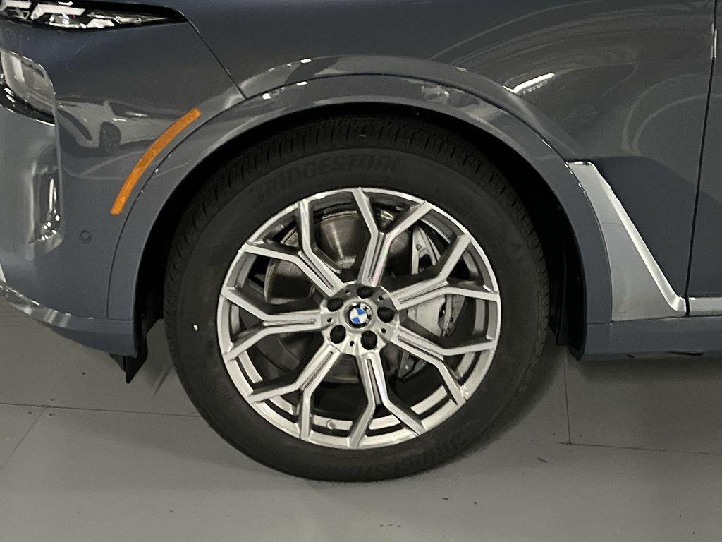 new 2026 BMW X7 car, priced at $95,180