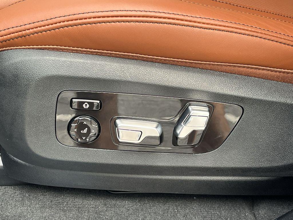 new 2026 BMW X7 car, priced at $119,940