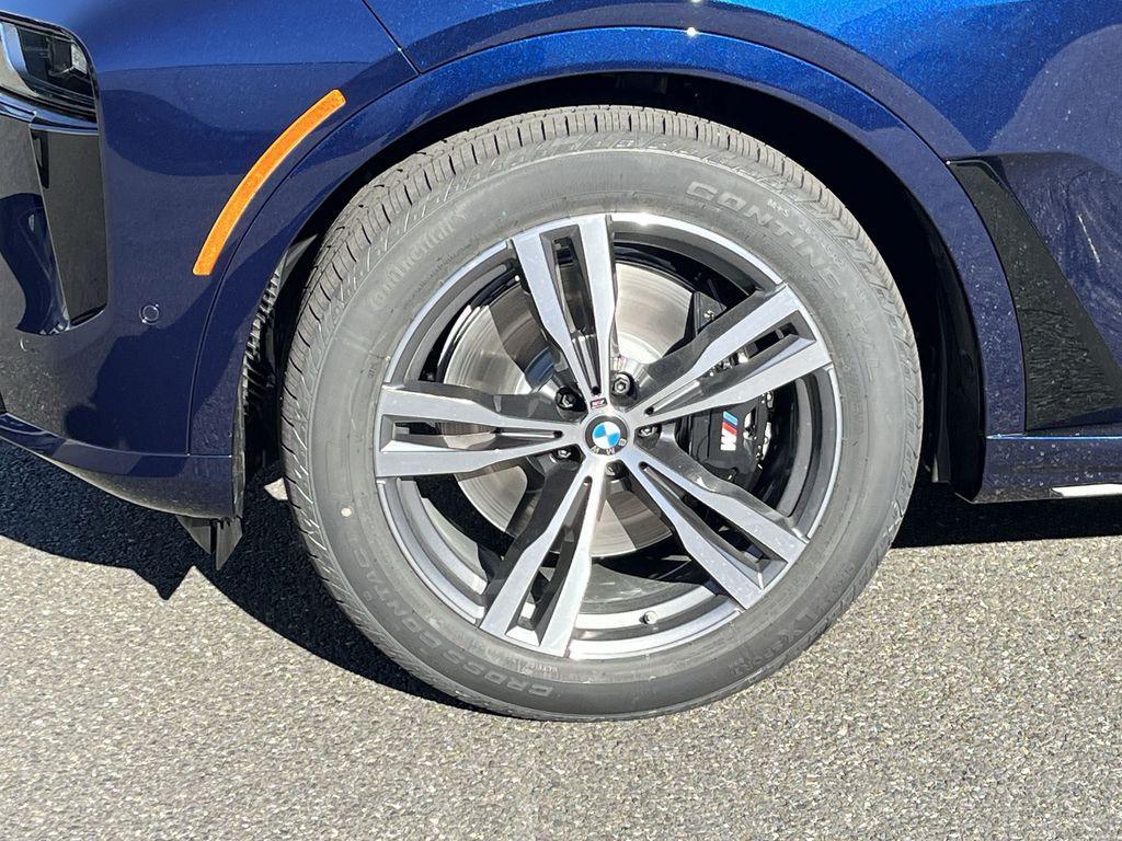 new 2026 BMW X7 car, priced at $100,930