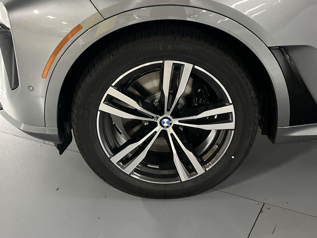 new 2026 BMW X7 car, priced at $120,180