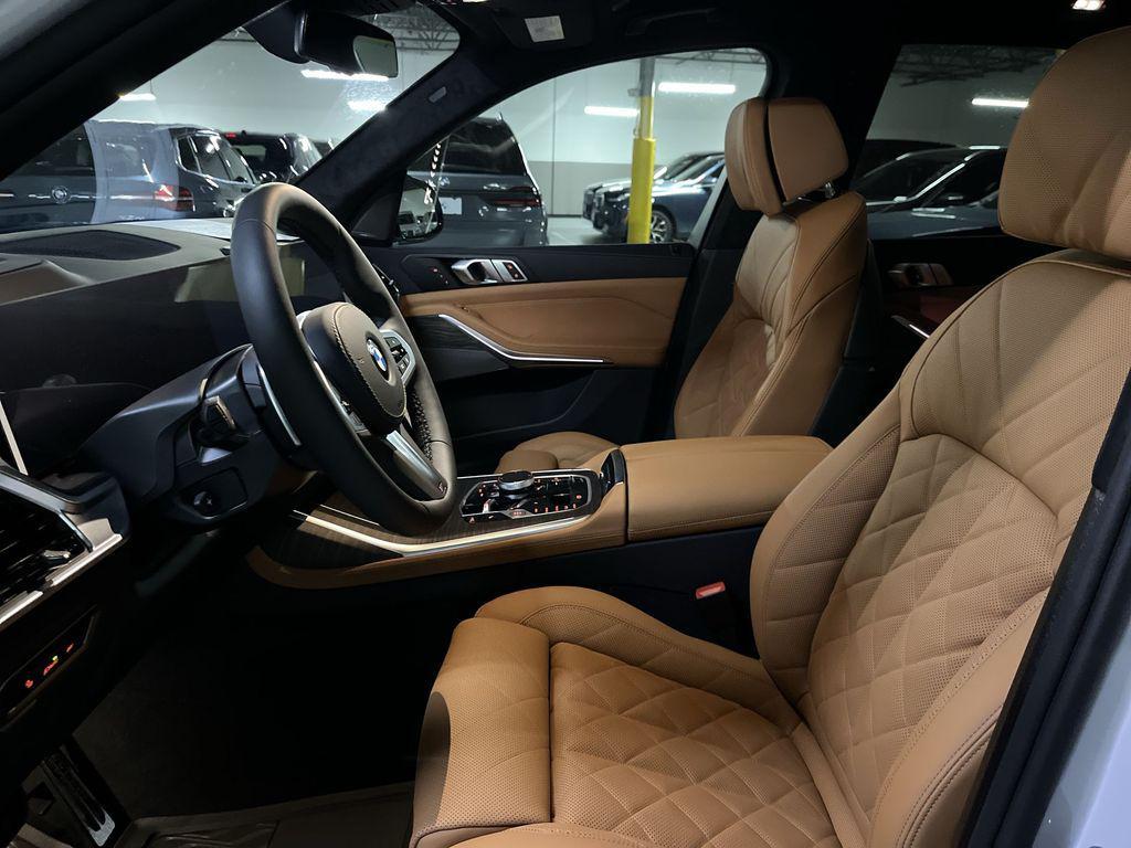 new 2026 BMW X7 car, priced at $95,375