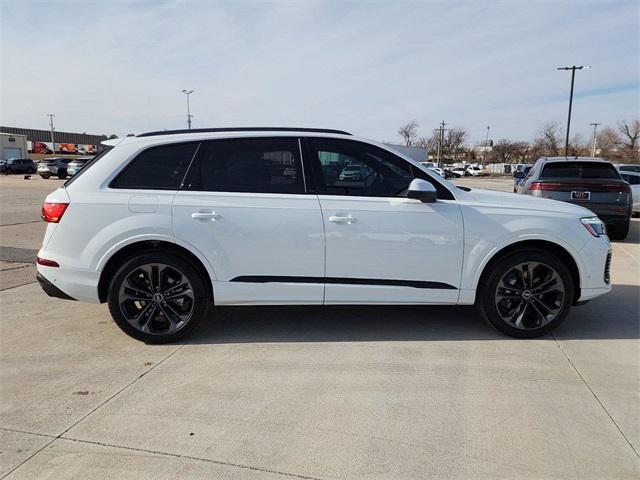 new 2025 Audi Q7 car, priced at $77,750