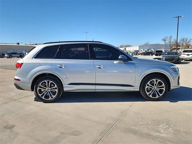 new 2025 Audi Q7 car, priced at $71,765