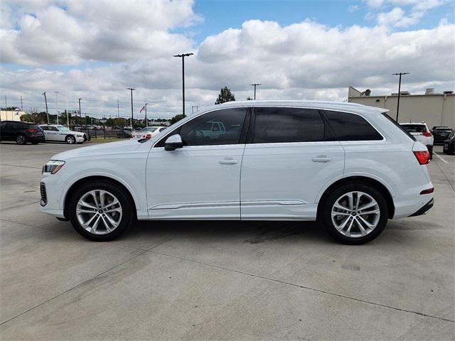 new 2025 Audi Q7 car, priced at $81,890