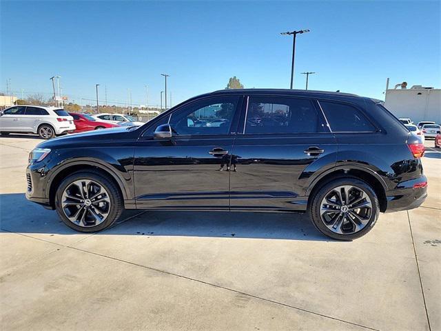 new 2025 Audi Q7 car, priced at $77,840