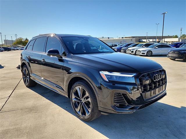 new 2025 Audi Q7 car, priced at $77,840