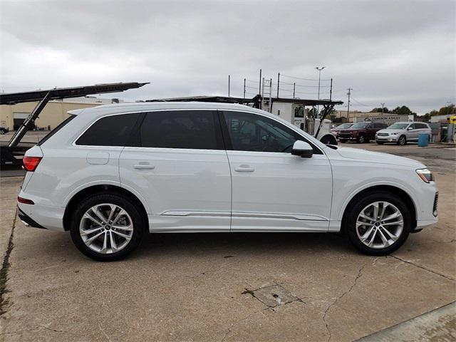 new 2025 Audi Q7 car, priced at $75,800