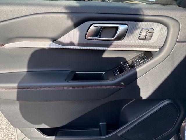new 2025 Ford Explorer car, priced at $59,360