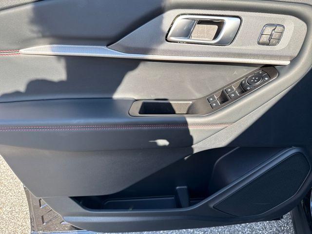 new 2025 Ford Explorer car, priced at $59,360