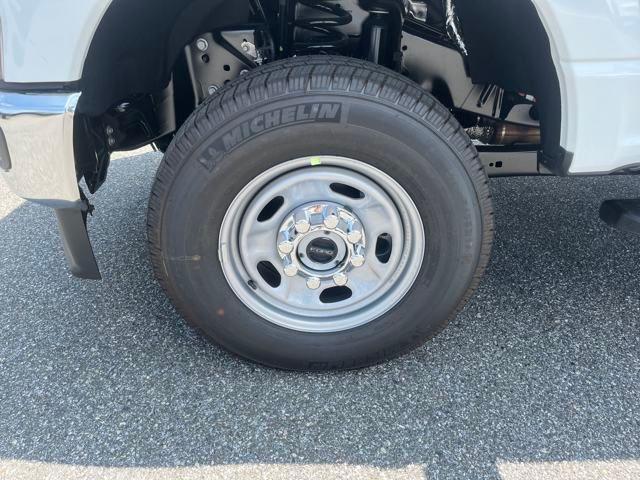 new 2025 Ford F-250 car, priced at $52,800
