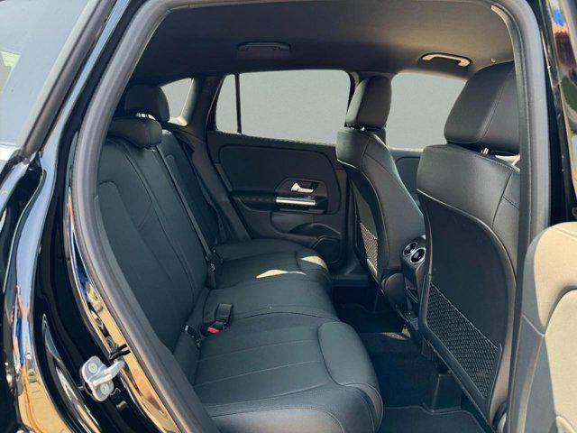 new 2025 Mercedes-Benz GLA 250 car, priced at $47,295