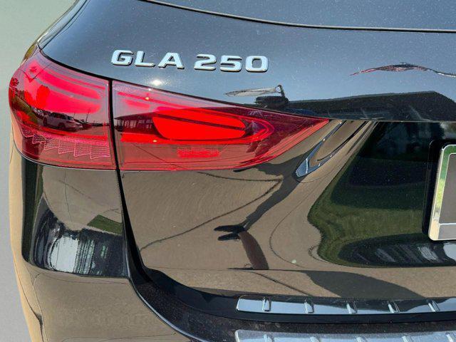new 2025 Mercedes-Benz GLA 250 car, priced at $47,295