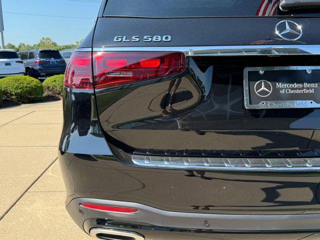 new 2025 Mercedes-Benz GLS 580 car, priced at $122,430