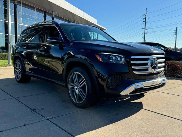 new 2025 Mercedes-Benz GLS 450 car, priced at $92,275