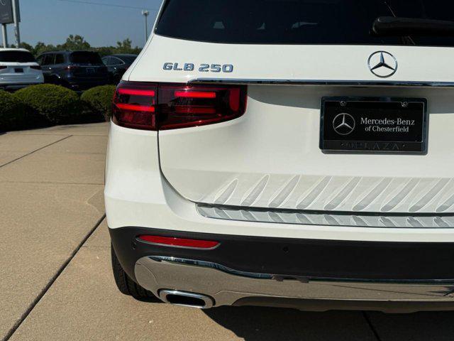 new 2024 Mercedes-Benz GLB 250 car, priced at $52,540