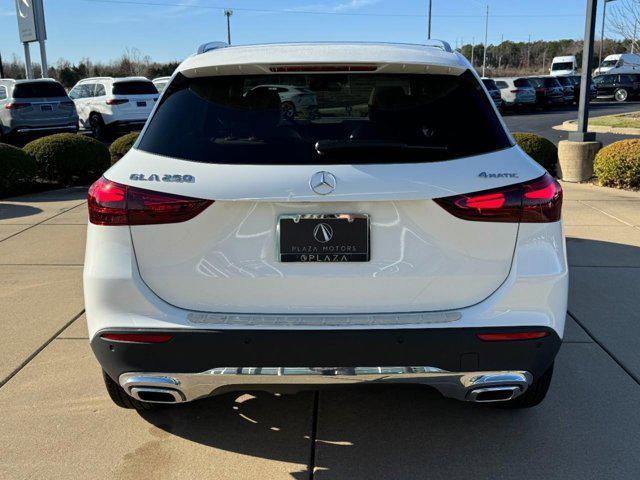 new 2025 Mercedes-Benz GLA 250 car, priced at $49,095