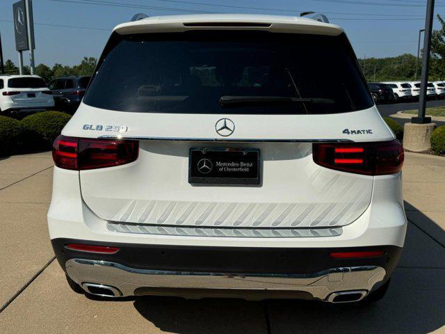 new 2024 Mercedes-Benz GLB 250 car, priced at $53,460