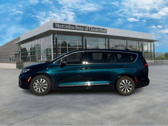 used 2023 Chrysler Pacifica Hybrid car, priced at $31,488