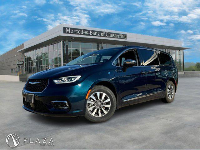 used 2023 Chrysler Pacifica Hybrid car, priced at $31,488