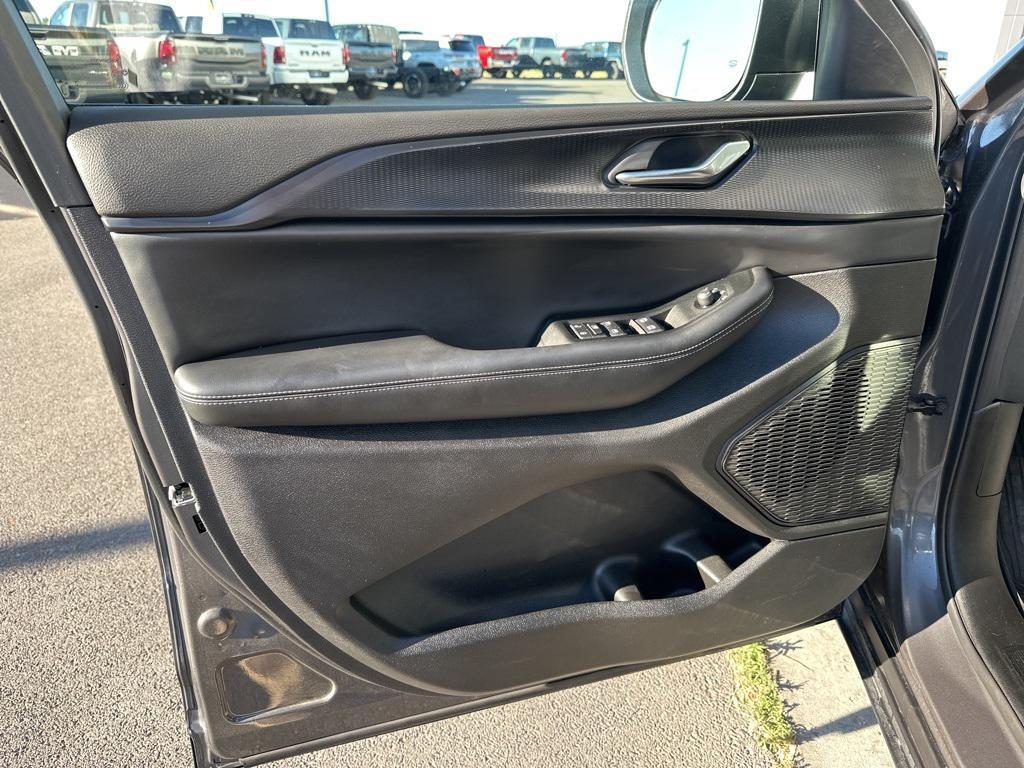 new 2025 Jeep Grand Cherokee L car, priced at $35,409