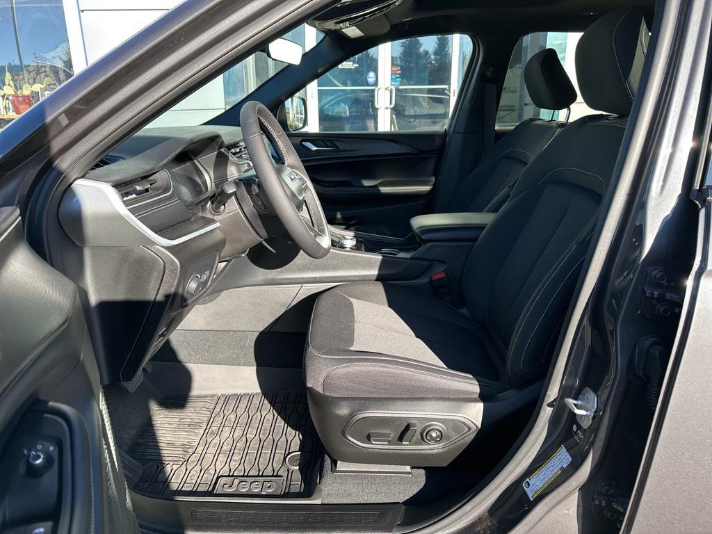 new 2025 Jeep Grand Cherokee L car, priced at $35,409