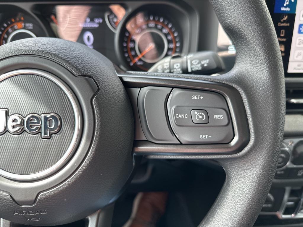 new 2025 Jeep Wrangler car, priced at $37,053