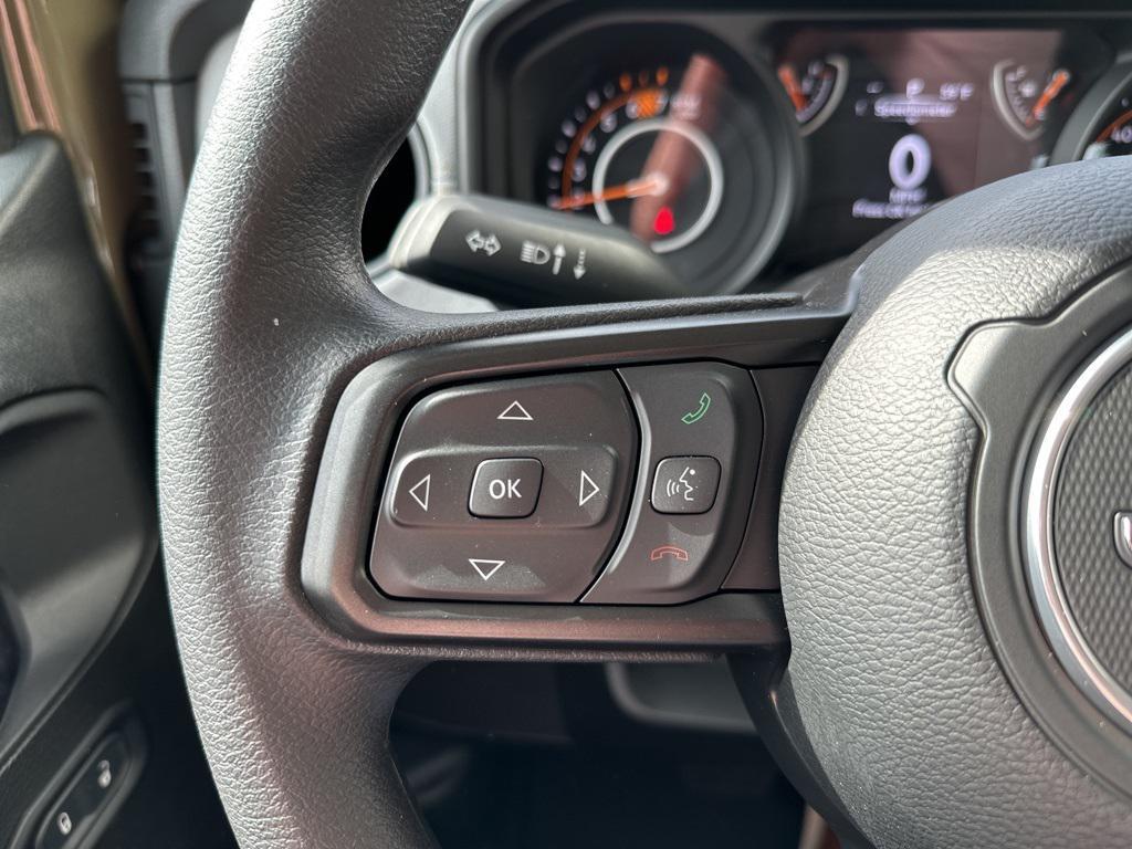 new 2025 Jeep Wrangler car, priced at $37,053