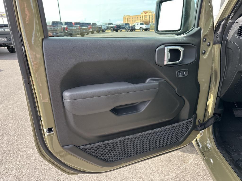 new 2025 Jeep Wrangler car, priced at $37,053