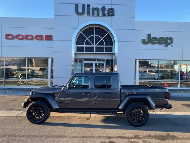 new 2025 Jeep Gladiator car, priced at $40,005